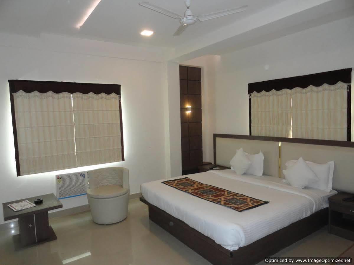 Fabhotel Plus Maniram Palace 阿格拉 外观 照片