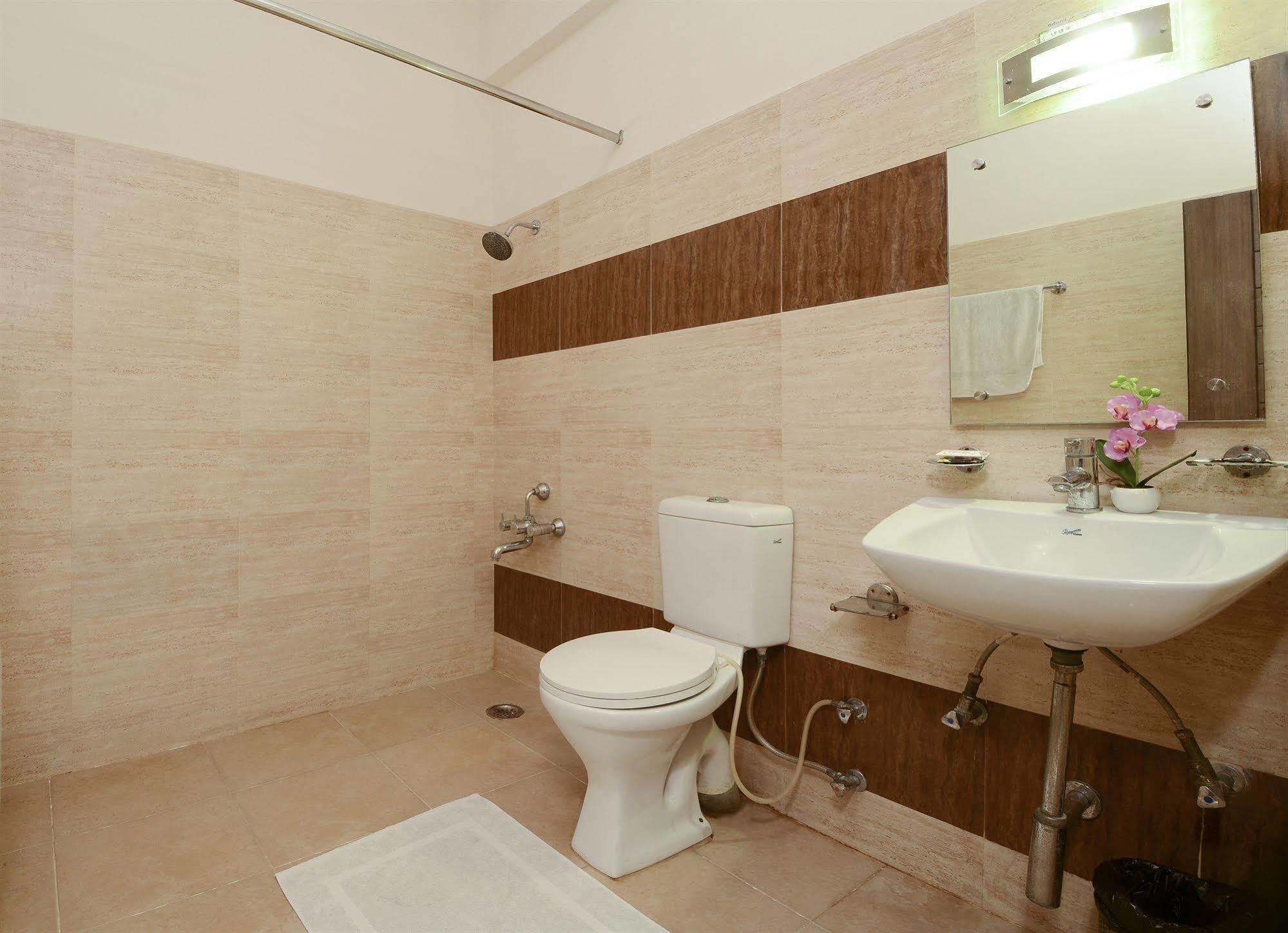 Fabhotel Plus Maniram Palace 阿格拉 外观 照片